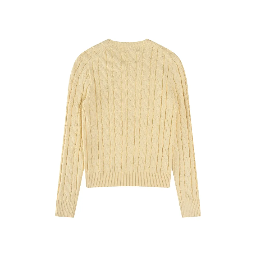 P220 #R91 RALPH LAUREN Ralph Lauren fourteen colors classic small label embroidery round neck pullover cable cardigan sweater men's top, high-density LOGO embroidery on the chest, original customization of tag accessories. Made of pure cotton yarn, pure cotton is skin-friendly and comfortable, small label war horse embroidered twist button round neck sweater 🐎 high quality, follow the blogger to learn how to wear it! Let’s buy a Ralph Lauren cable sweater. It’s a super hard-to-find series after it became popular. It’s hard to find one on the official website. It’s simple and practical to wear, with a lazy and loose feel. The thickened fabric has more texture, feels soft and delicate, and has a loose fit. Whether worn alone or layered, you can wear different styles of fashion with just one piece!   Size：XS S M L Sleeve length: 59/60/61/62/63